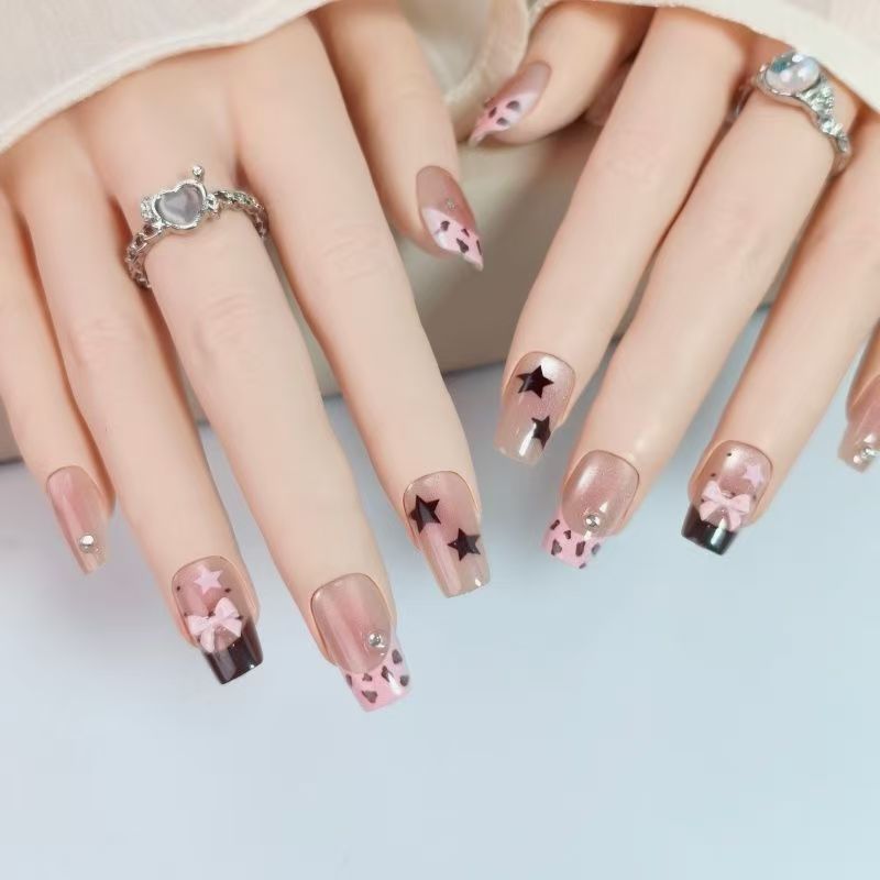 10 قطع أظافر صناعية قصيرة مربع - مراجعة Nail Art Leopard وسعره
