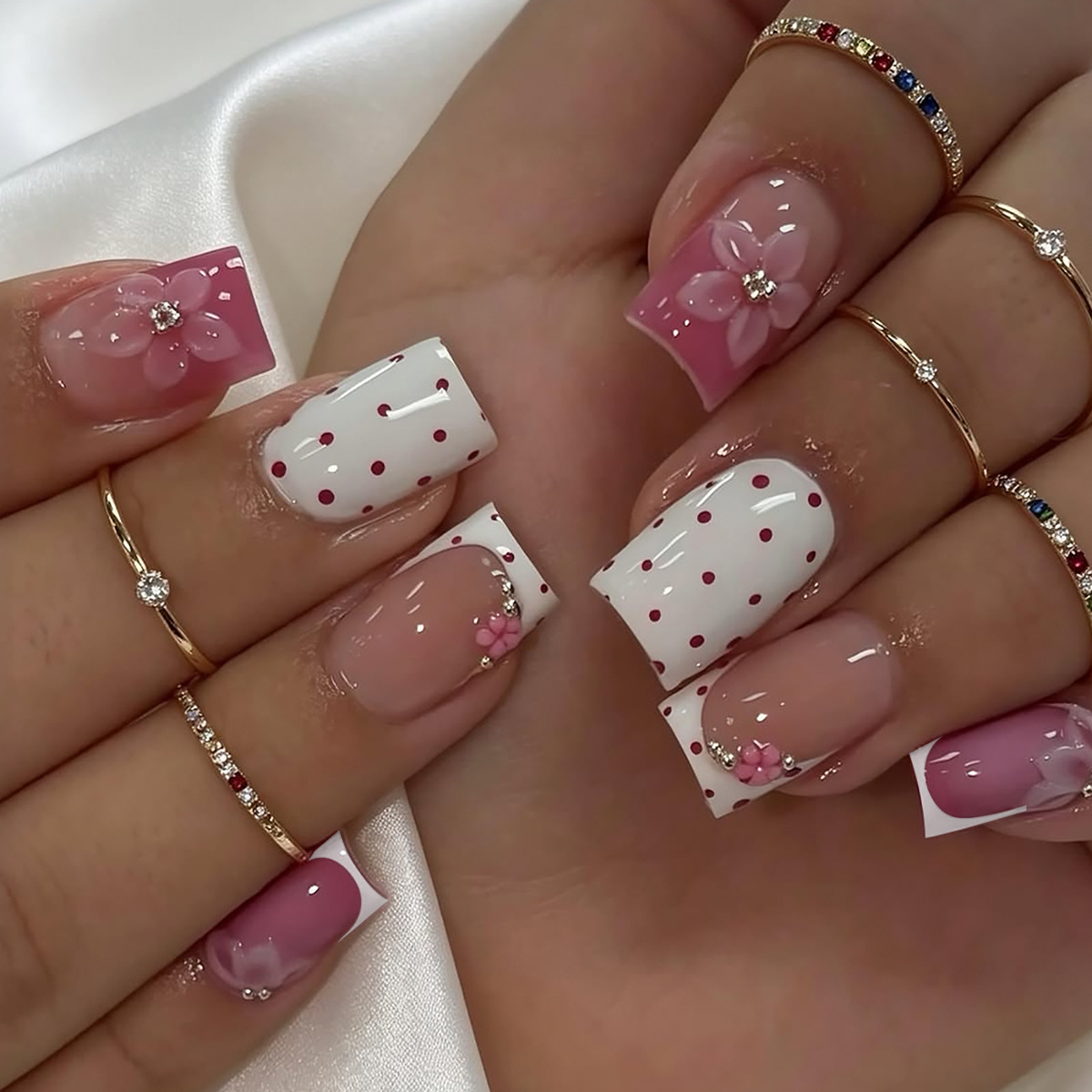 24 قطعة من الأظافر الصناعية ال - مراجعة Nail Art Cat Eye وسعره