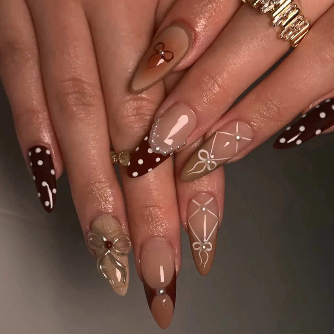 24 قطعة ضغط اللوز الفرنسي على  - مراجعة Nail Art Cat Eye وسعره
