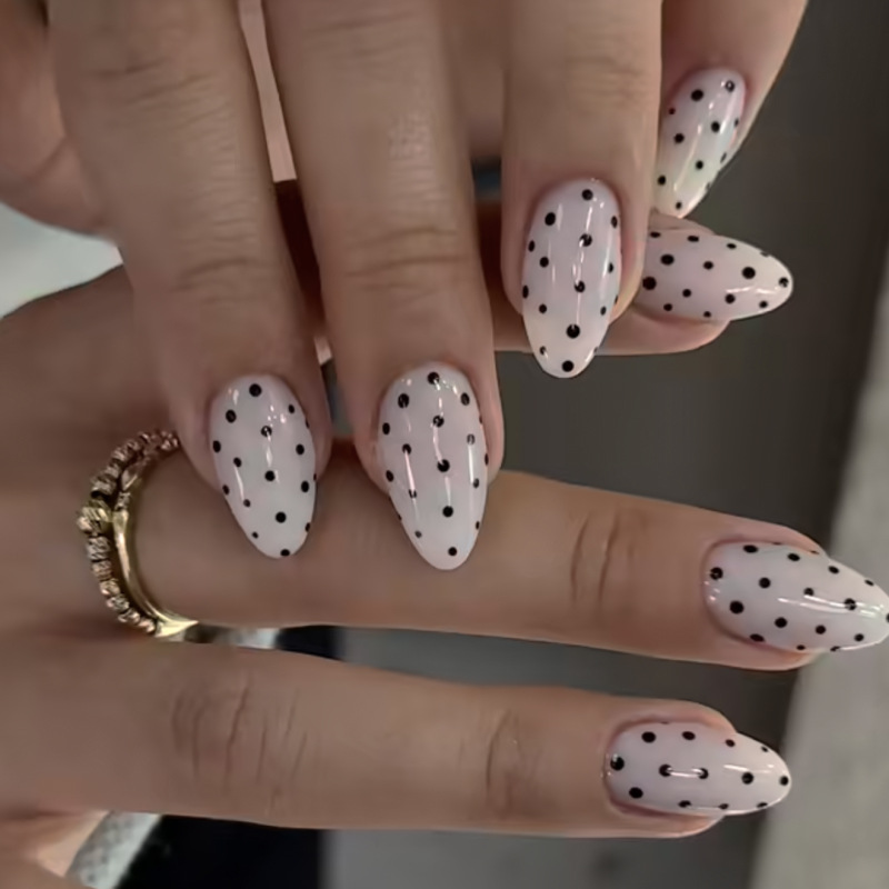 24 قطعة ضغط اللوز الفرنسي على  - مراجعة Nail Art Cat Eye وسعره