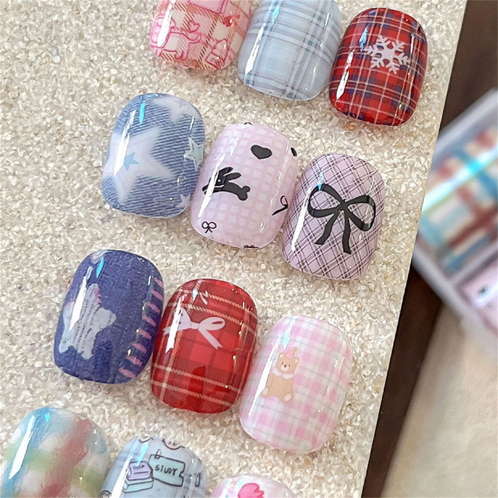 10 لفات من رقائق الأظافر الكور - مراجعة Nail Art Denim وسعره